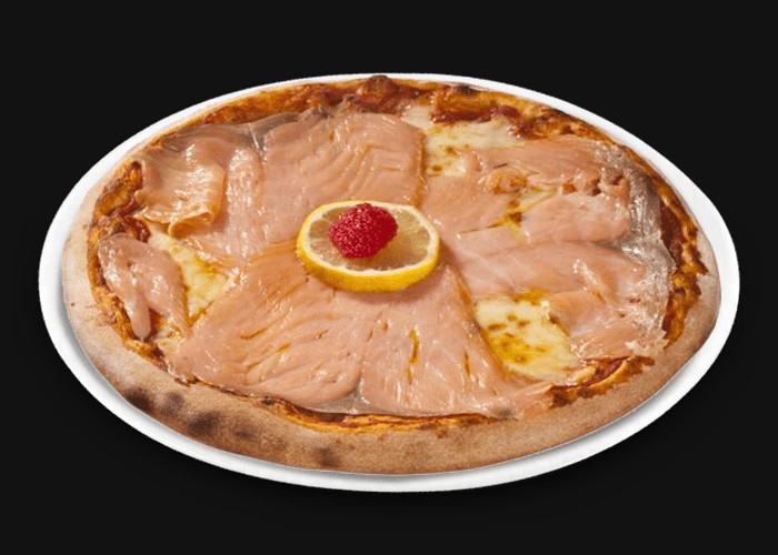 Tomate, fromage, saumon fume, oeuf de lump, citron, creme fraiche.